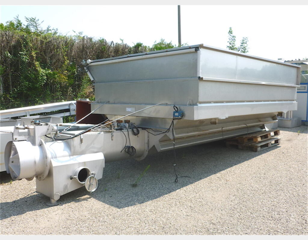 conquet de r&eacute;ception PERA Volume : 100 hls (10.000 litres)