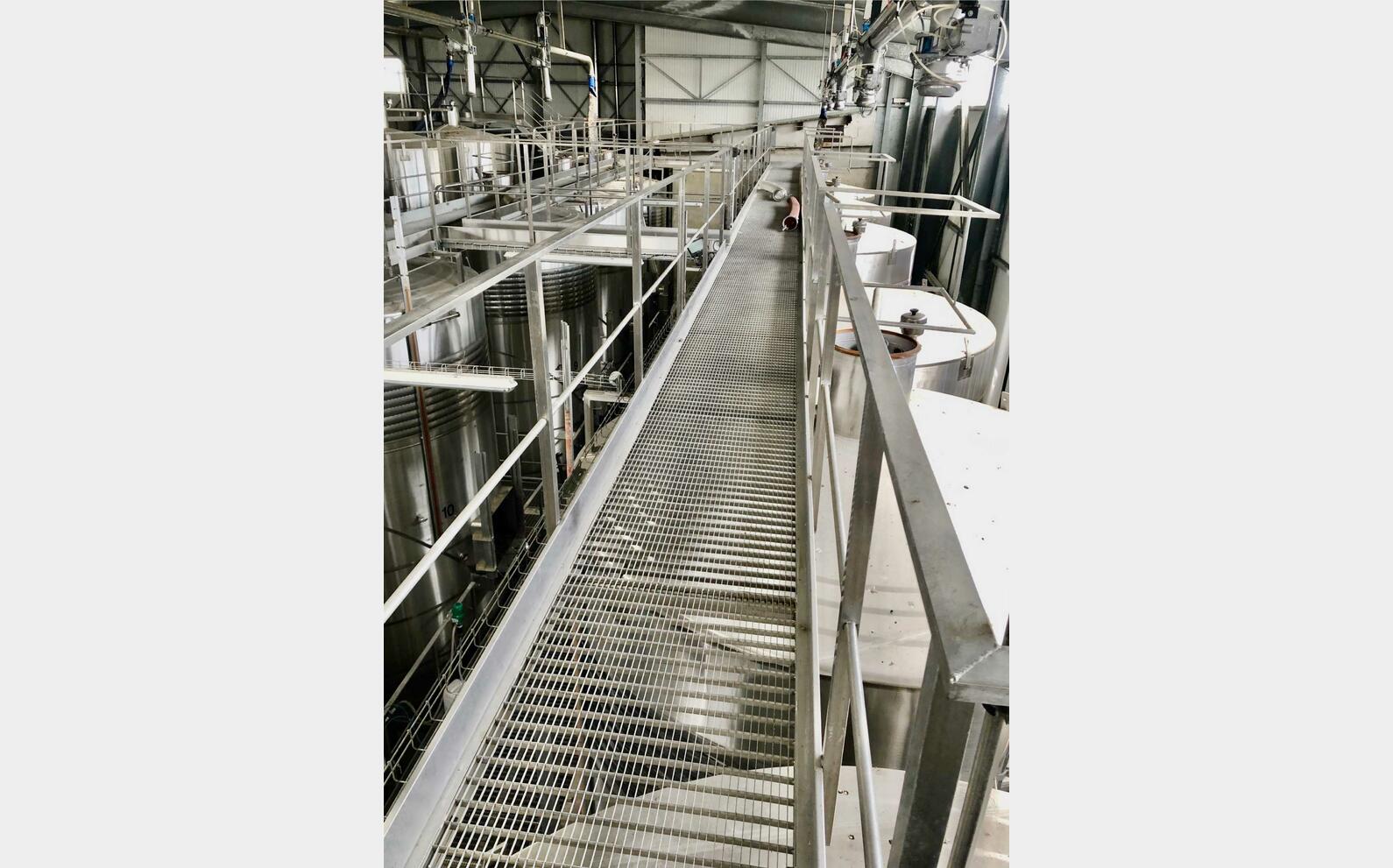 Stainless steel gangway Width : 900 mm