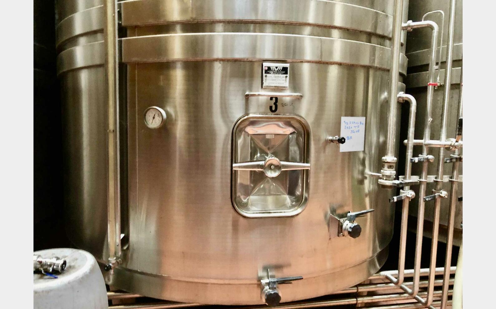 316 stainless steel tank 250 HL (25 000 liters) MVM