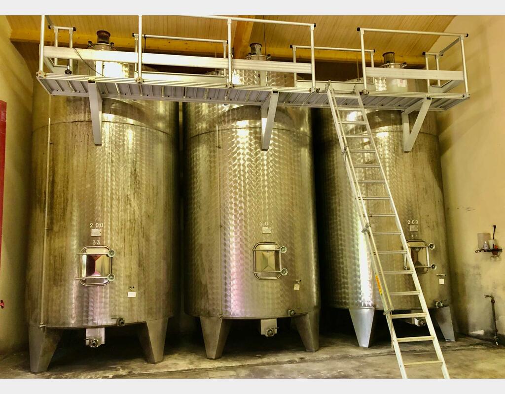 Stainless steel tank - On feet 200 HL (20 000 liters) LAGOUARDE