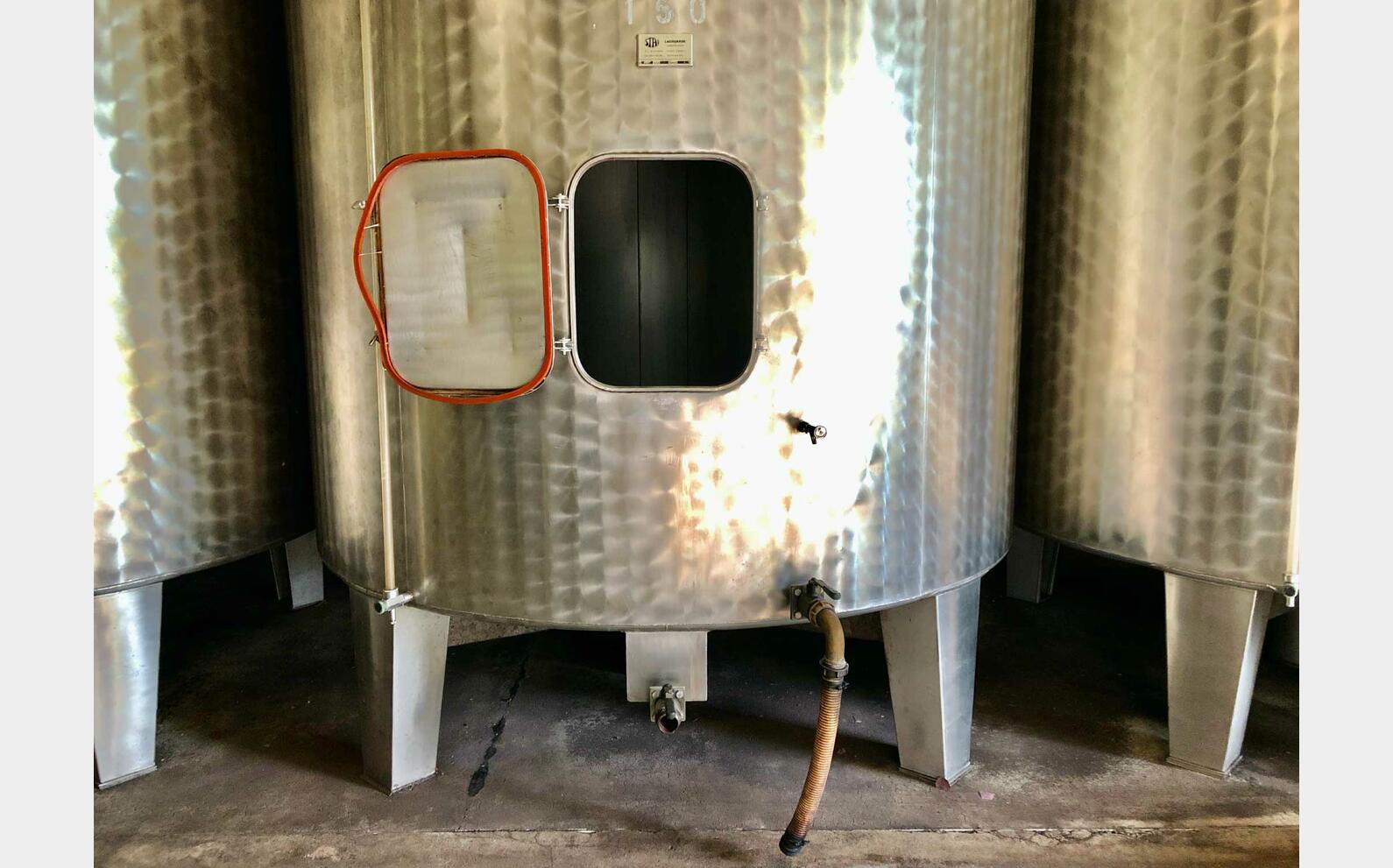 Stainless steel tank - On feet 150 HL (15 000 liters) LAGOUARDE