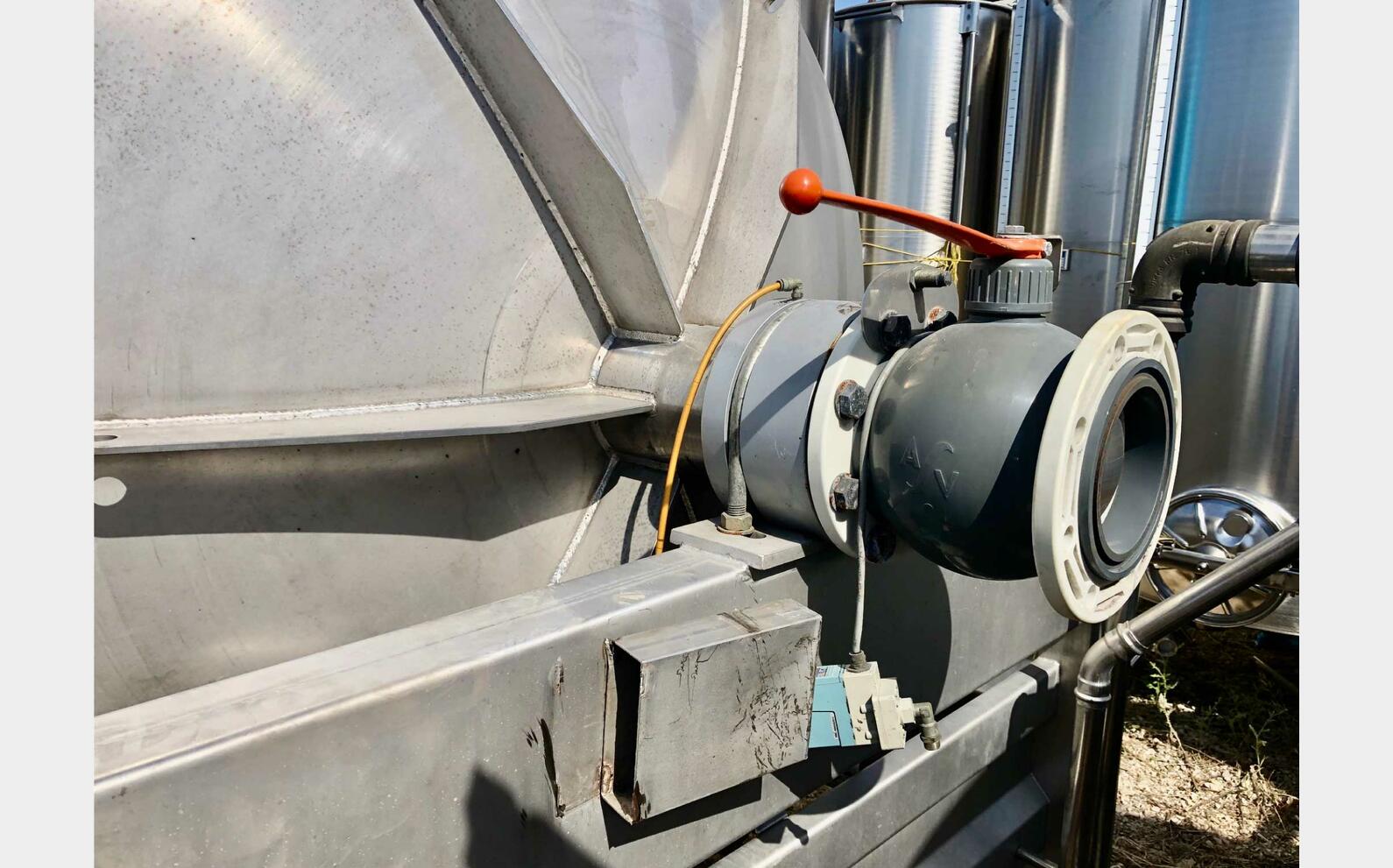 Pneumatic press 80 HL (8,000 liters) PERA