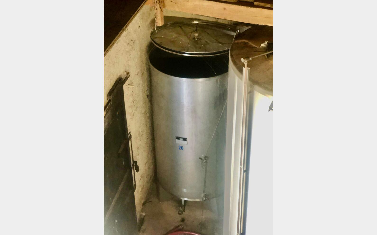 Stainless steel tank - Floating cap 40 HL (4 000 liters)