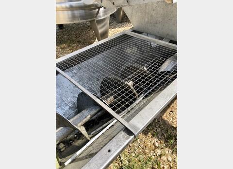 Evacuation auger