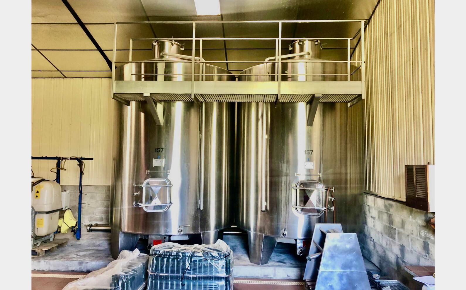 Stainless steel tank - On feet 157 HL (15 700 liters) RURALINOX