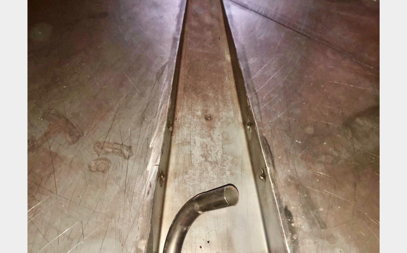 Stainless steel tank - On feet 157 HL (15 700 liters) RURALINOX