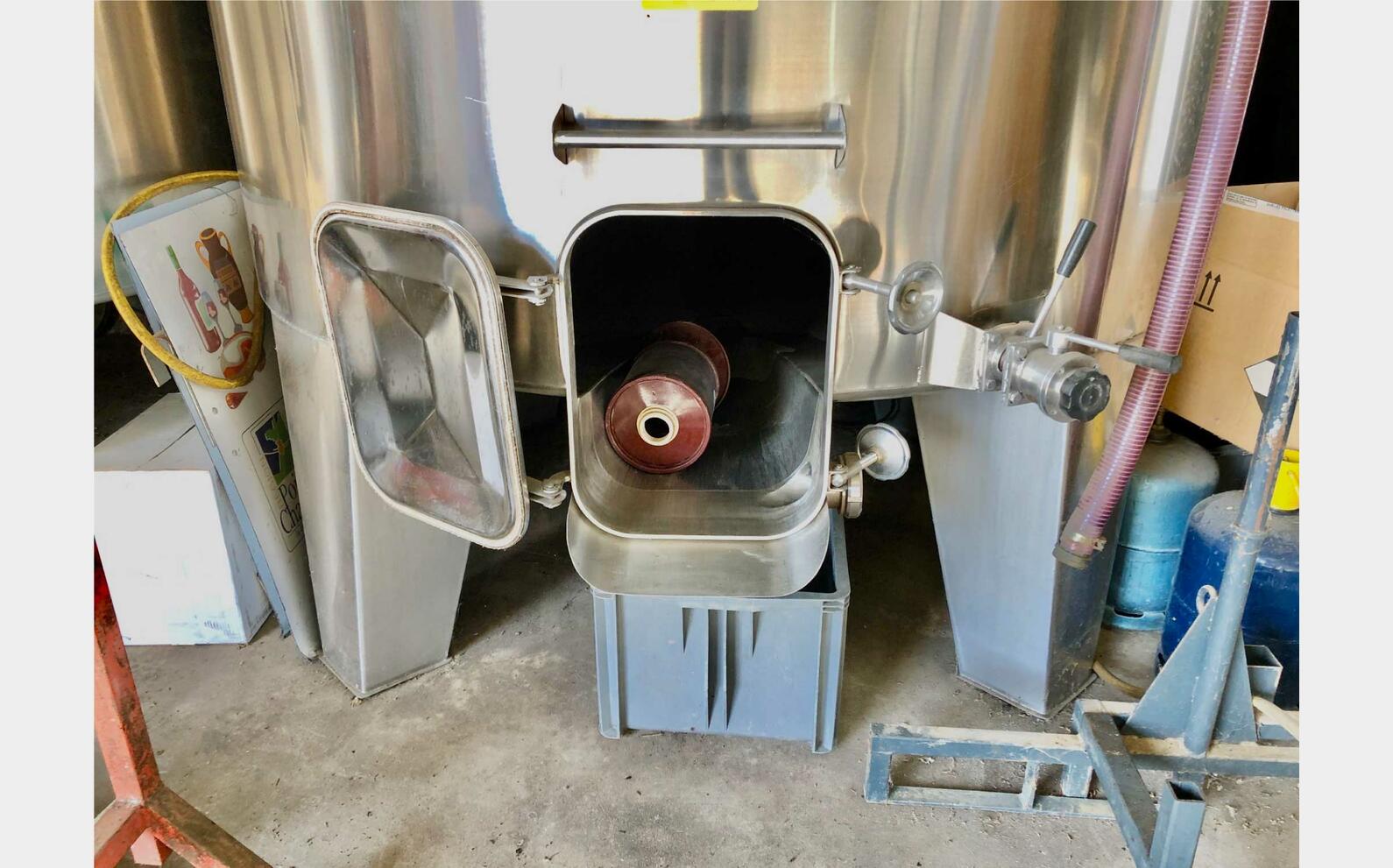 Cuve inox - Sur pieds 120 HL (12 000 litres) DABRIGEON