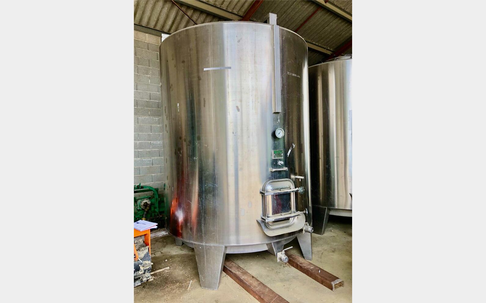 Cuve inox - Sur pieds 100 HL (10 000 litres) CTM
