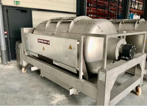 Pressoir - Cage ouverte 25 HL (2 500 litres) SUTTER