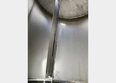 Stainless steel tank - On legs - Storage