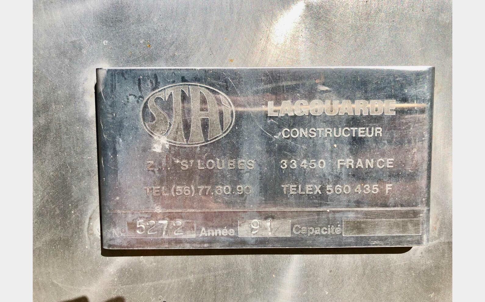 Stainless steel tank - On legs 100 HL (10 000 liters)