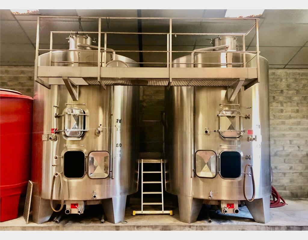 Stainless steel tank - On legs 158 HL (15 800 liters) RURALINOX
