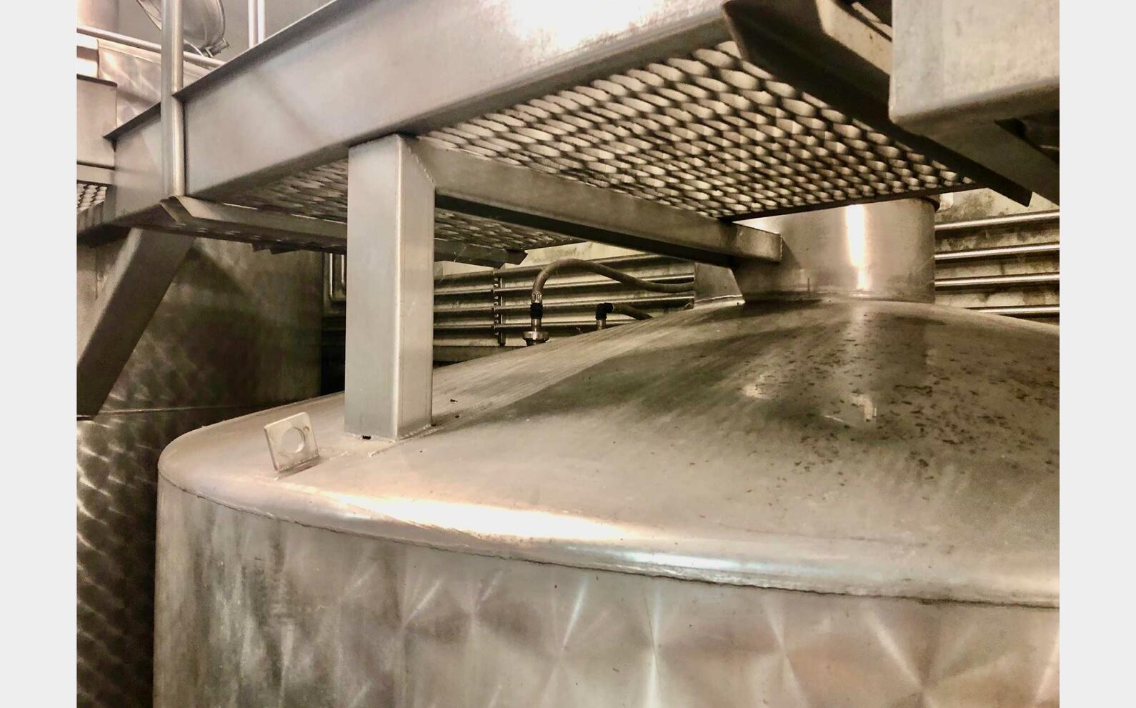 Stainless steel tank - Coil 140 HL (14,000 liters)