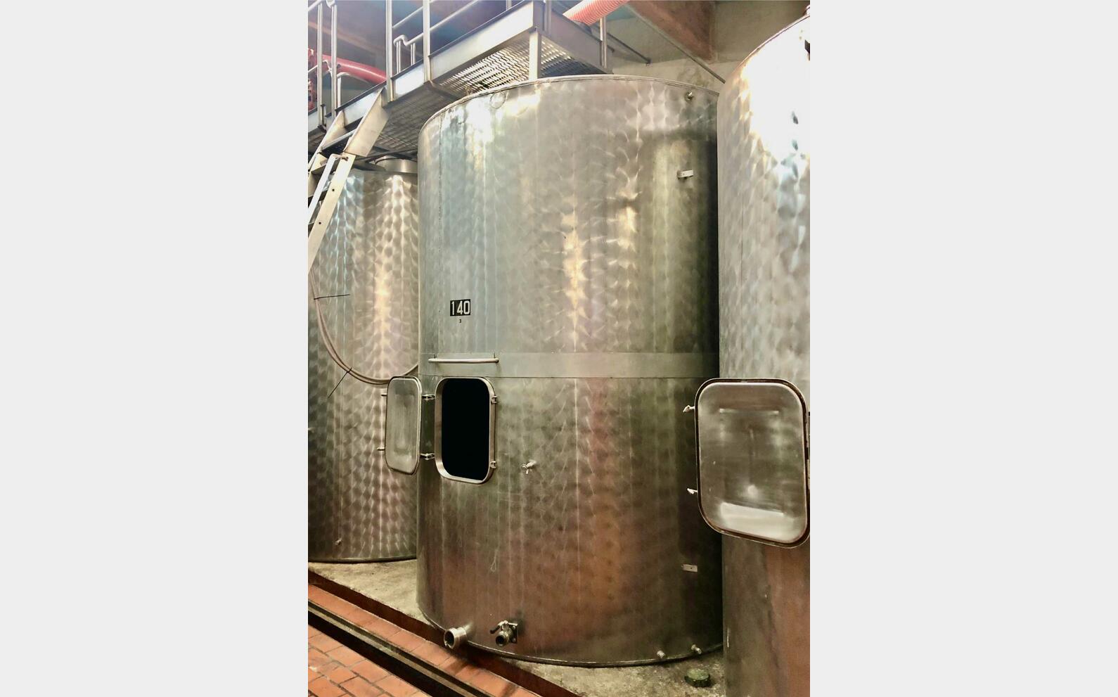 Stainless steel tank - Coil 140 HL (14,000 liters)