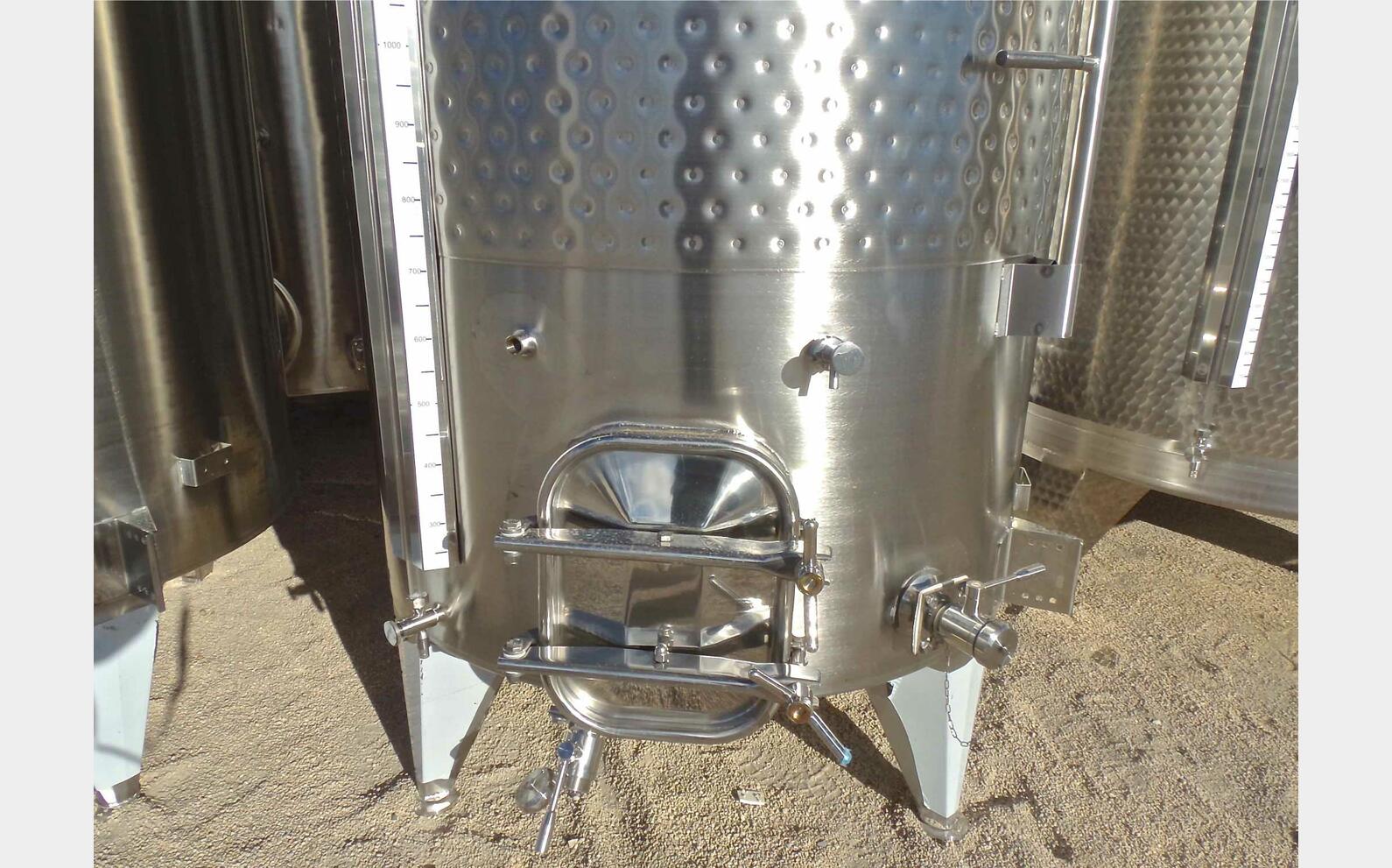 Cuve Inox chapeau flottant de 28 hls MATERIEL NEUF Volume : 2800 litres (28 hls)