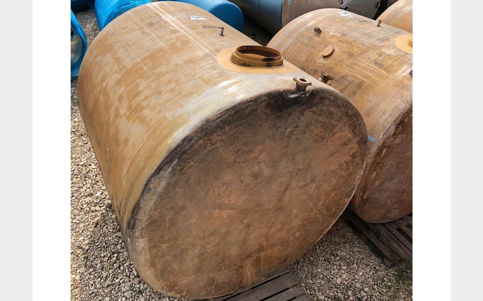 cuve fibre de verre verticale Marque : VETRORESINA de 150 hls