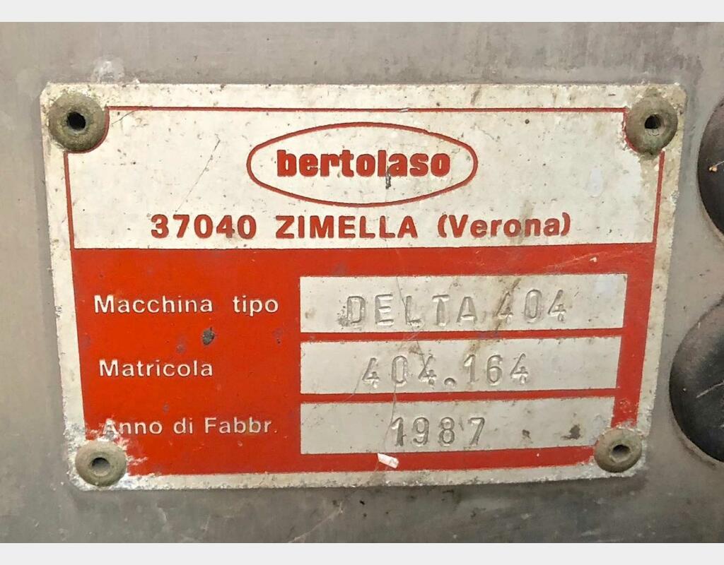 4 head capper - DELTA 404 model