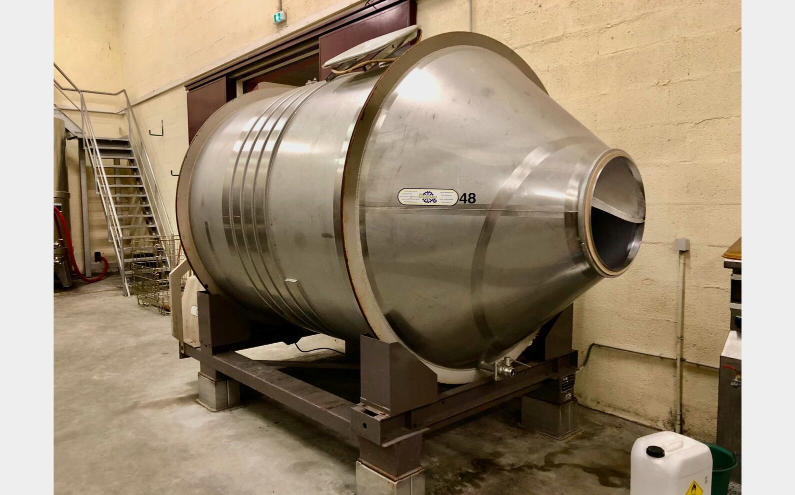 Cuve inox - Vinification 65 HL (6 500 litres)