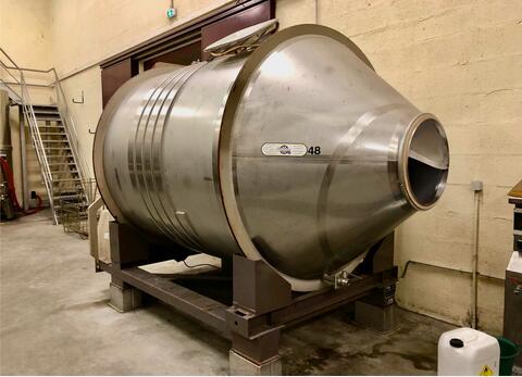 Stainless steel tank - Vinification  65 HL (6 500 liters)
