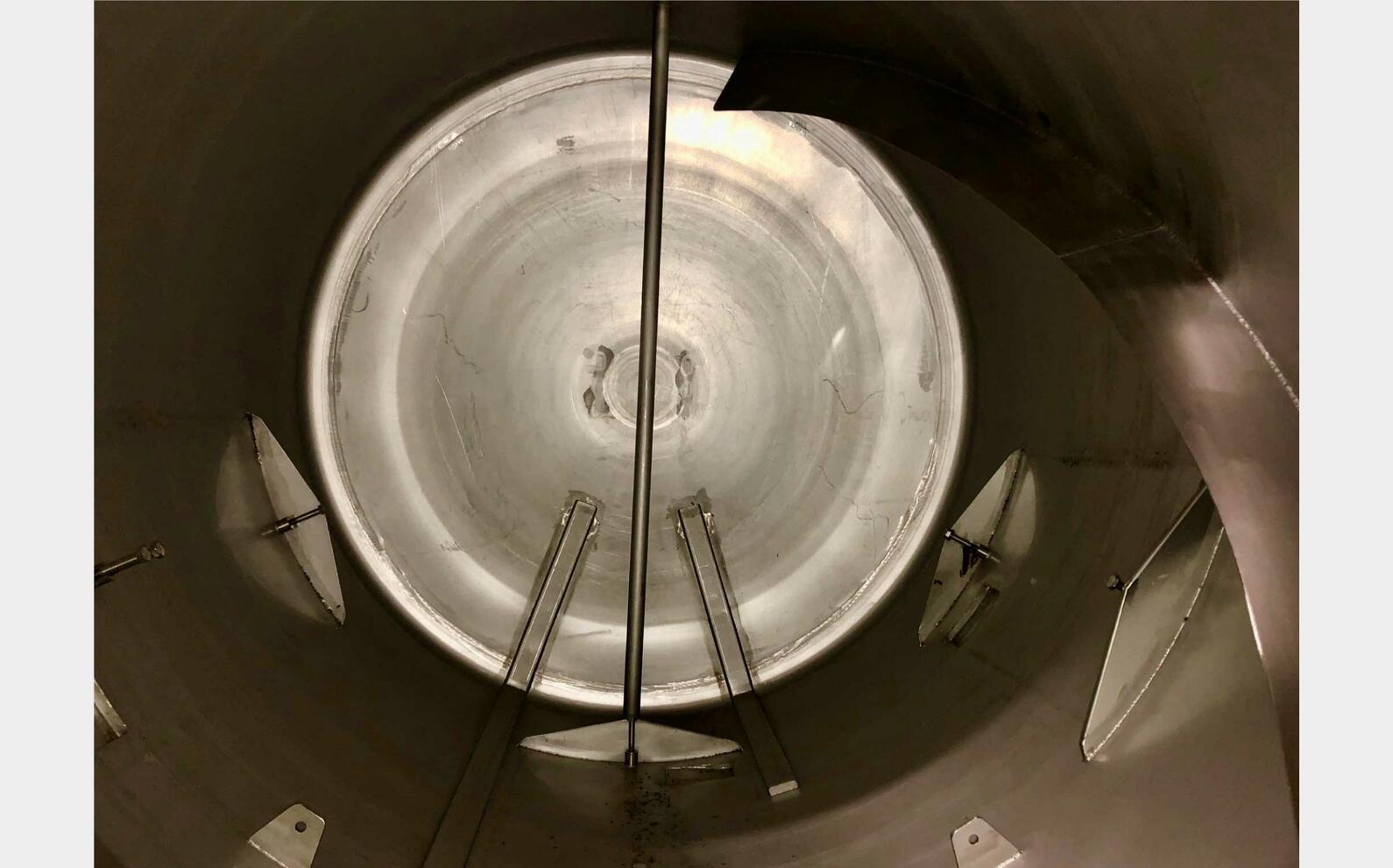 Stainless steel tank - Vinification  65 HL (6 500 liters)