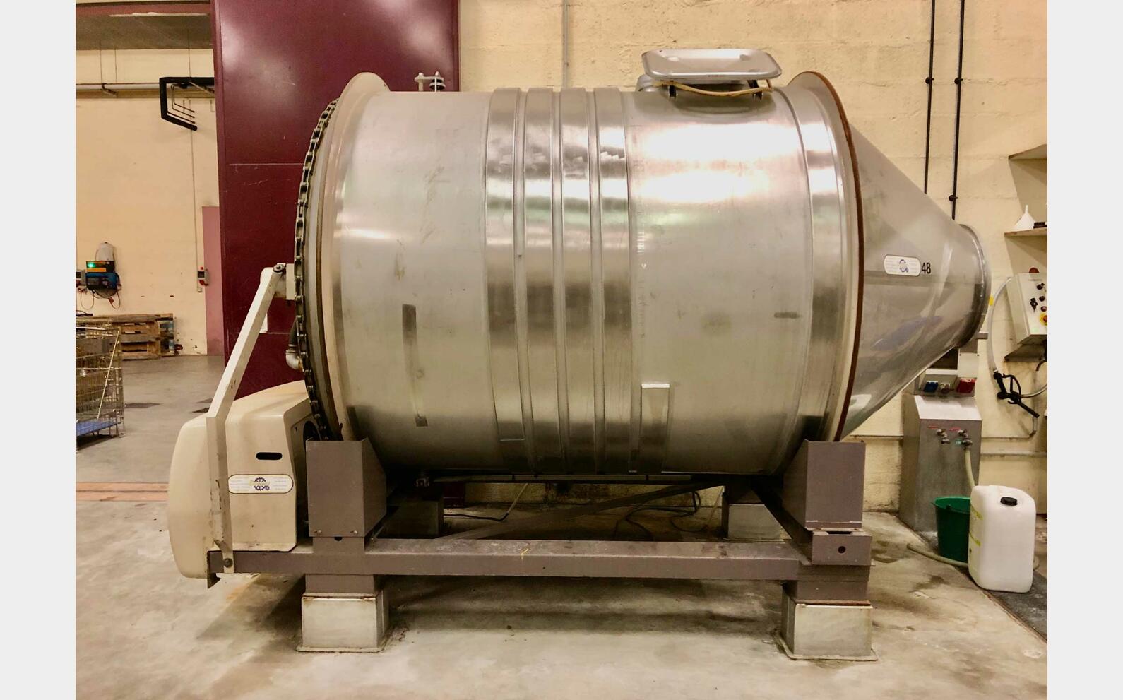 Cuve inox - Vinification 65 HL (6 500 litres)