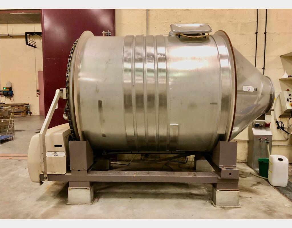 Stainless steel tank - Vinification  65 HL (6 500 liters)