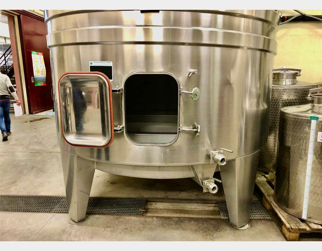 Cuve inox fermée - Fond conique sur pieds