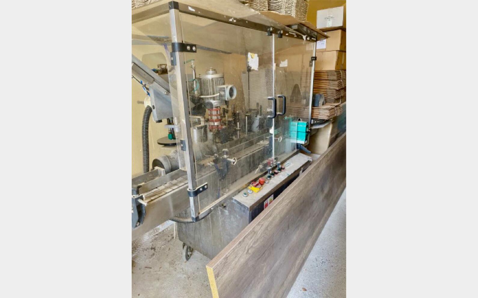 Labelling machine