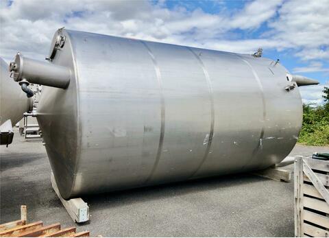 Closed stainless steel tank - Flat bottom on frame