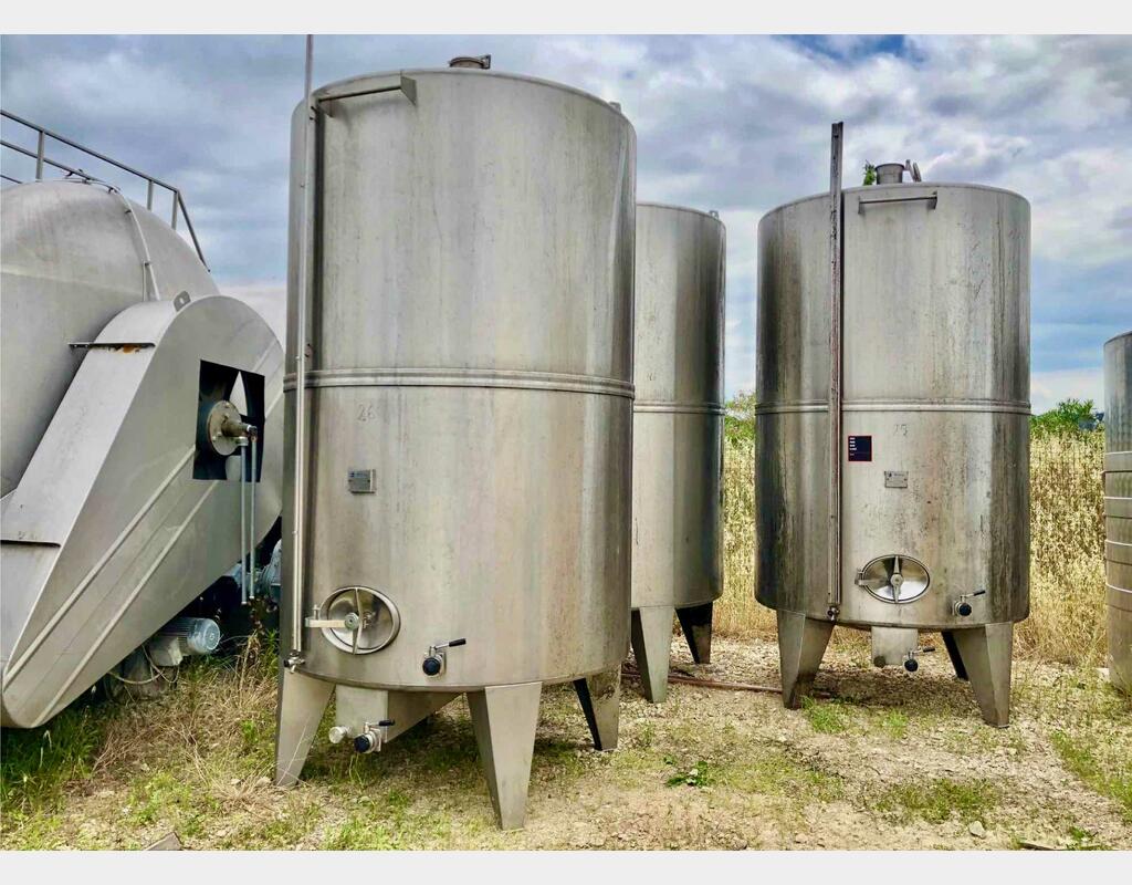 Stainless steel tank - On legs 105 HL (10 500 liters) GD INDUSTRIES