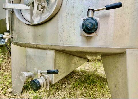 Stainless steel tank - On legs 105 HL (10 500 liters) GD INDUSTRIES
