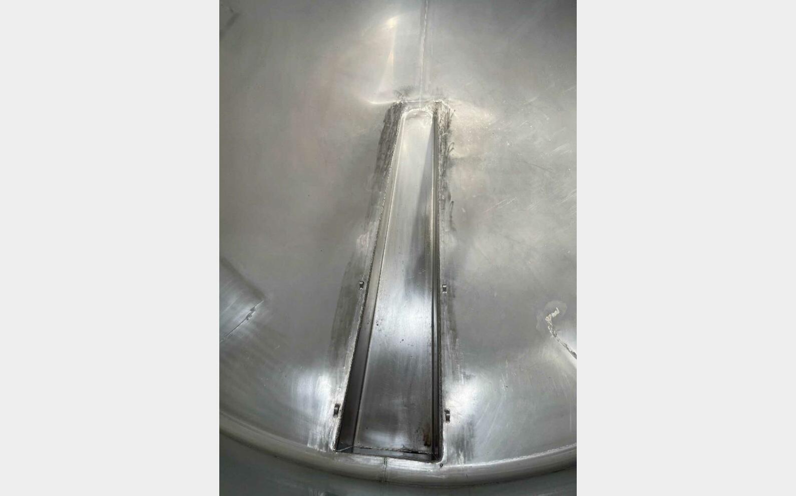 Stainless steel tank - Closed on feet 200 HL (20 000 liters) MANGEARD