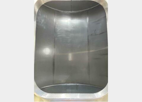 Stainless steel tank - Closed - On feet