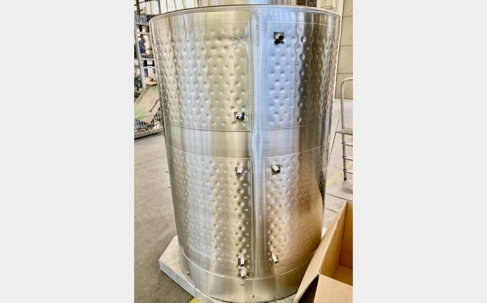 304 Stainless Steel Tank - Closed 17.50 HL (1 750 litres) ARSILAC