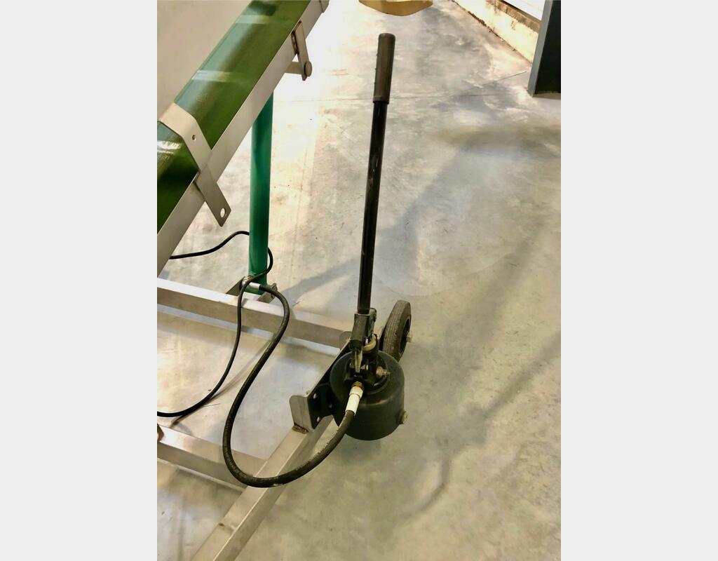 Elevateur à tasseaux - Inclinable