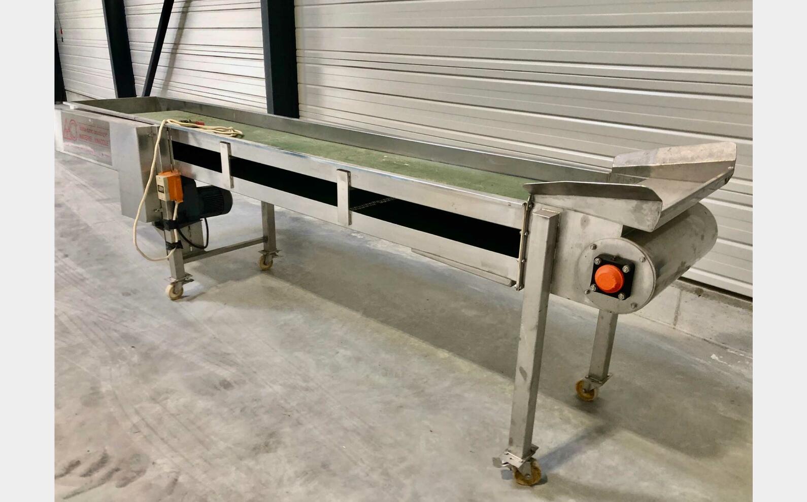 Tapis &eacute;levateur &agrave; tasseaux