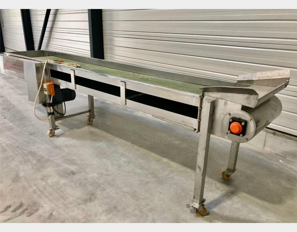 Tapis &eacute;levateur &agrave; tasseaux