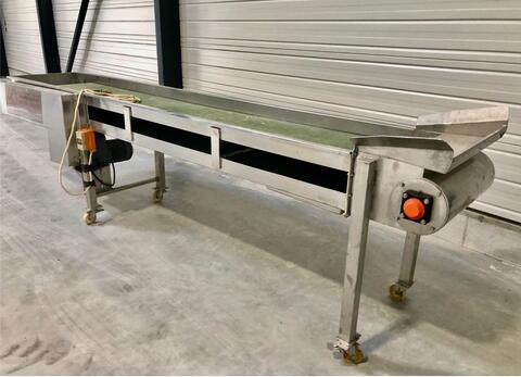 Tapis &eacute;levateur &agrave; tasseaux