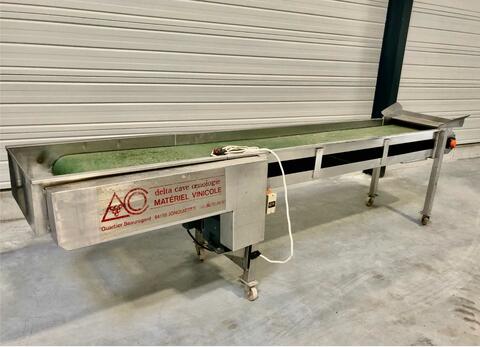 Tapis &eacute;levateur &agrave; tasseaux