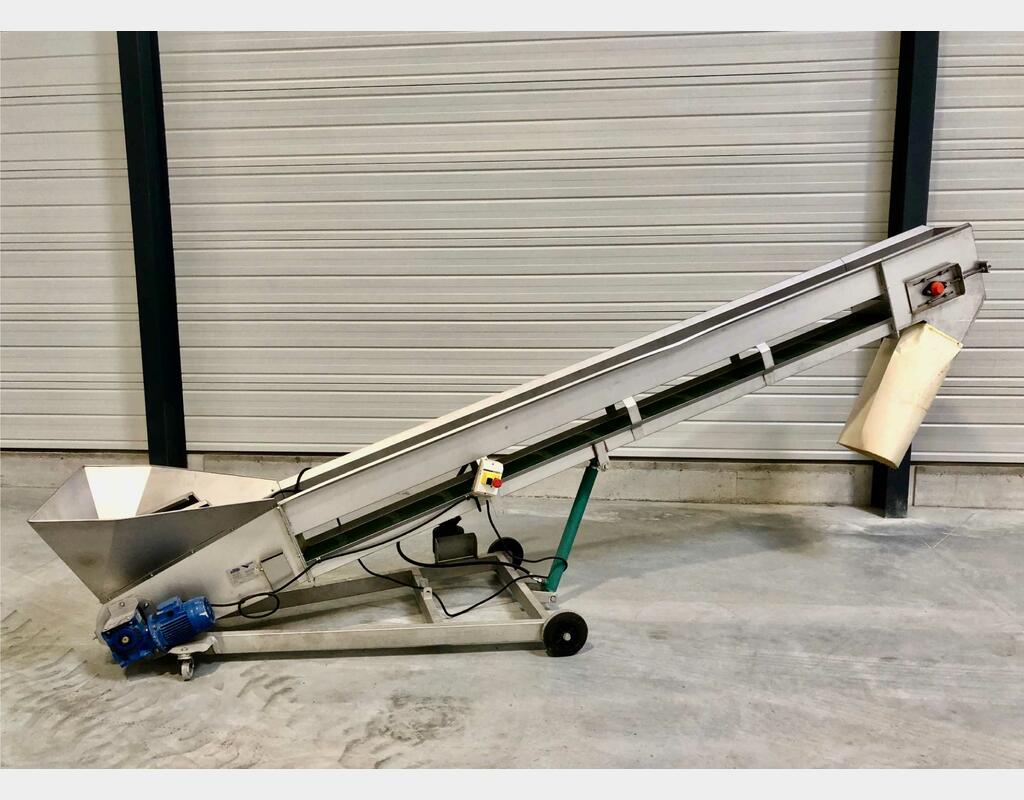Elevateur à tasseaux - Inclinable