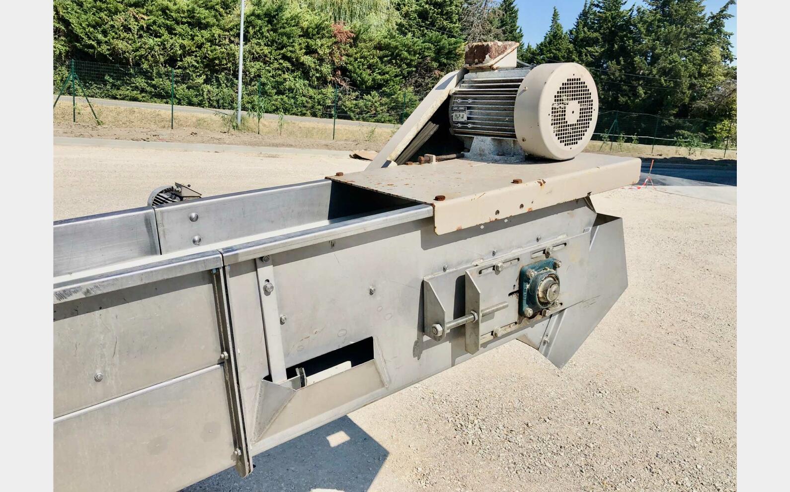 Convoyeur &agrave; tasseaux VASLIN