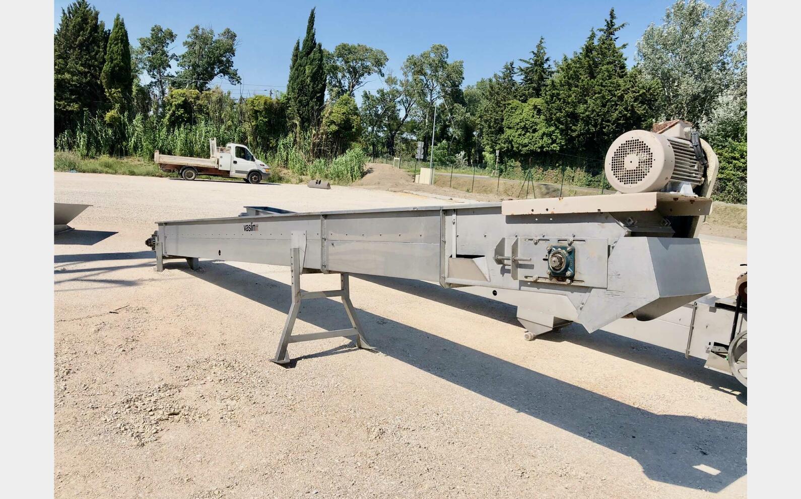 Convoyeur &agrave; tasseaux VASLIN