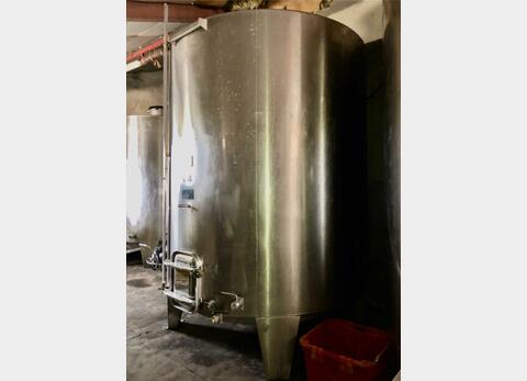 Closed stainless steel tank - Conical bottom on feet