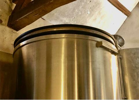 Stainless steel tank with floating cap - Conical bottom on feet