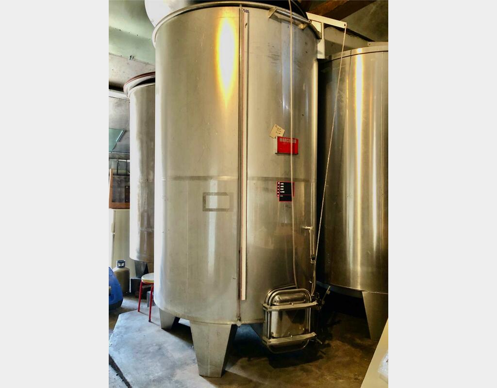 Stainless steel tank with floating cap - Conical bottom on feet