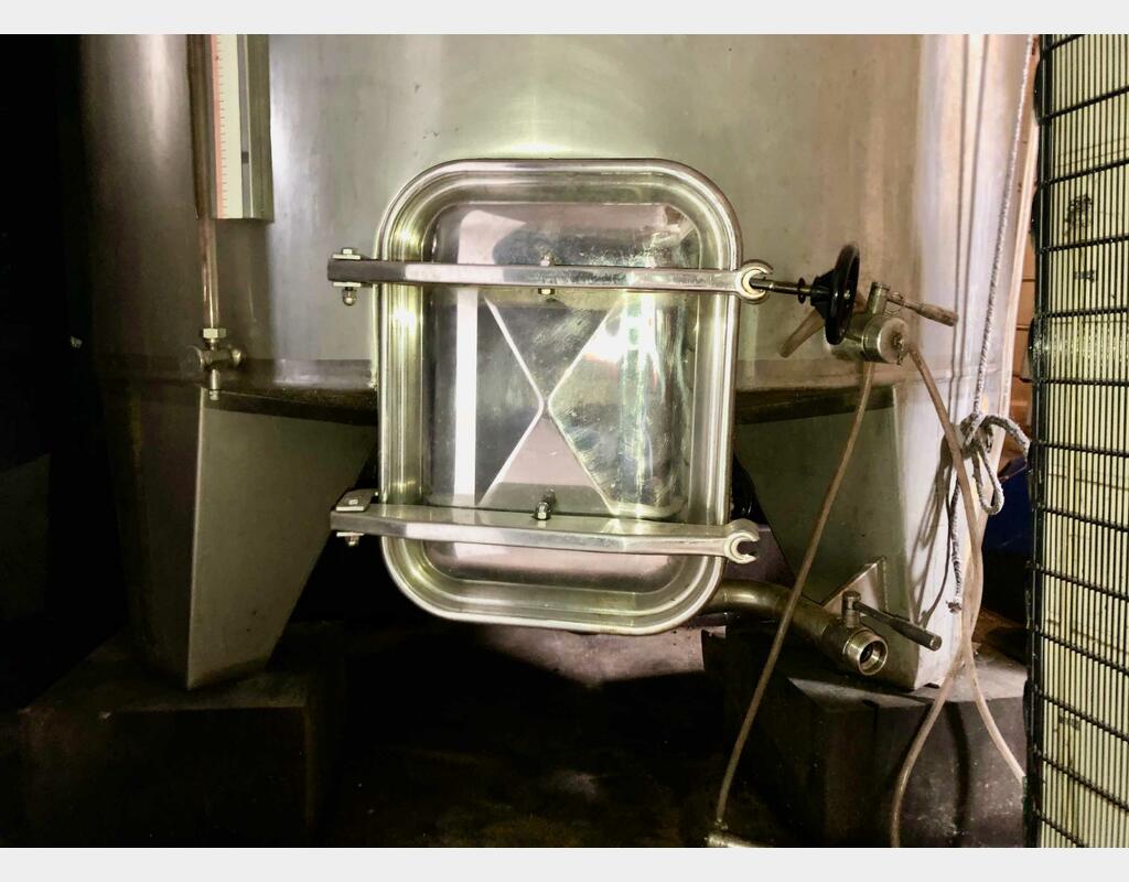 Cuve inox à chapeau flottant - Fond conique sur pieds