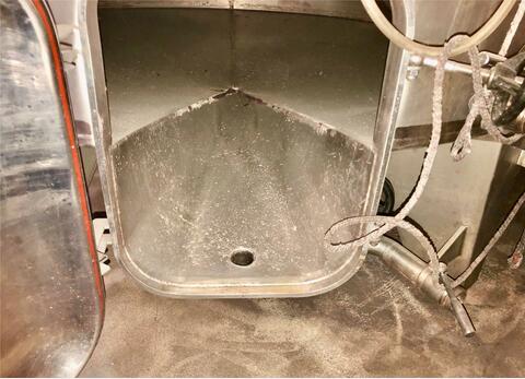 Stainless steel tank with floating cap - Conical bottom on feet