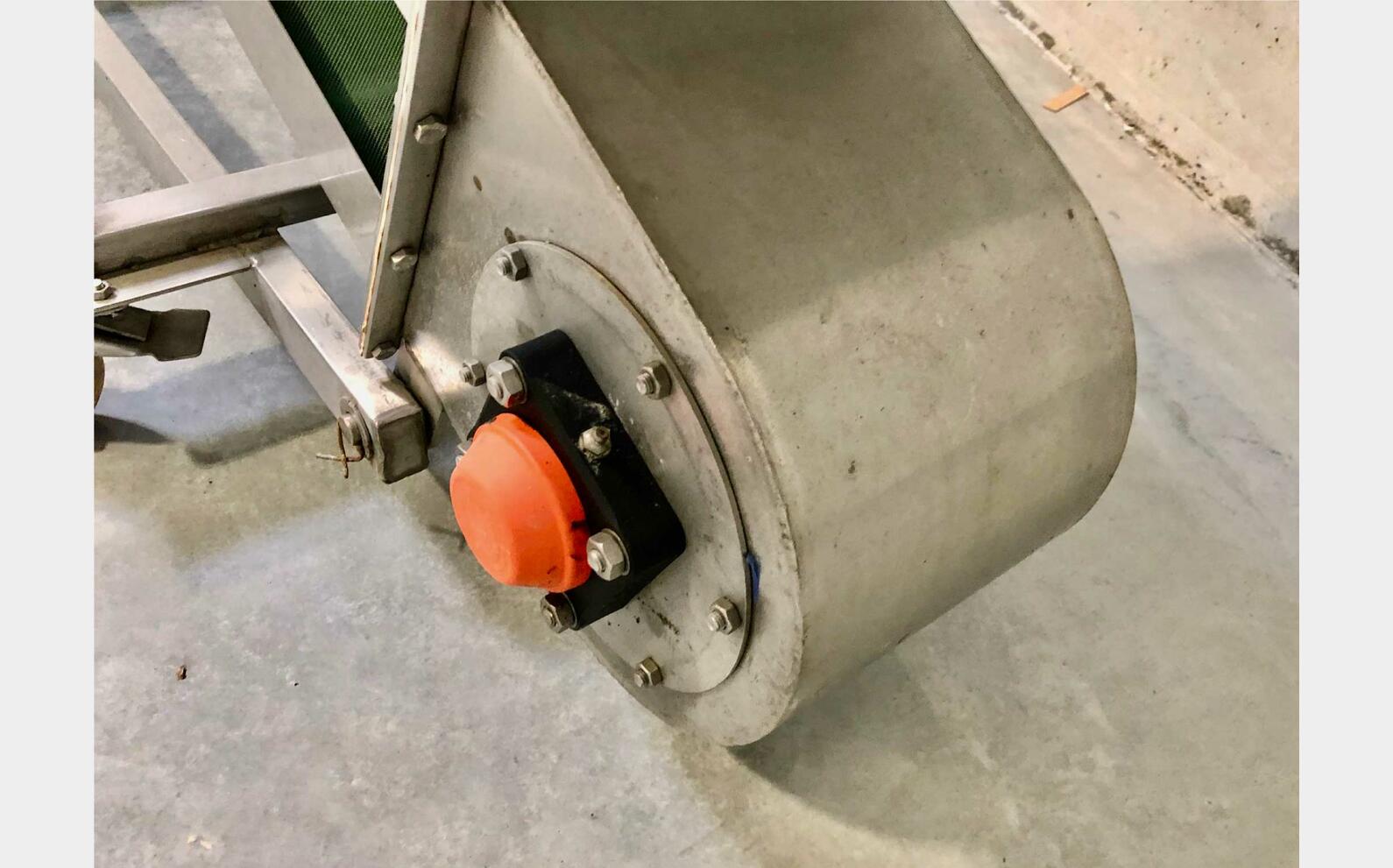 Cleat elevator