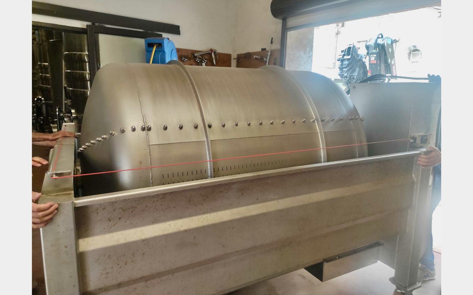 Pneumatic press - PE 20 20 HL (2 000 liters) PERA
