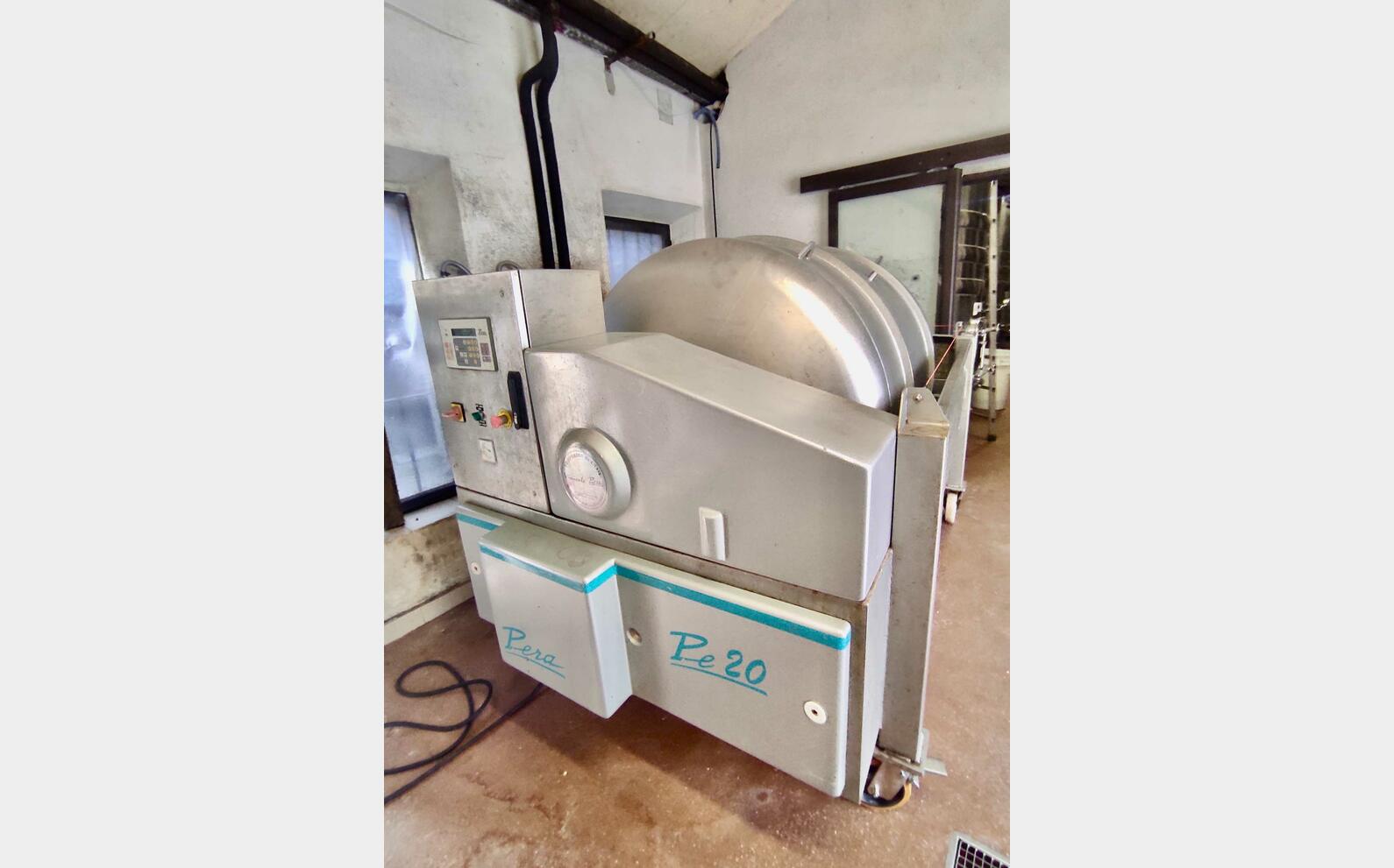 Pneumatic press - PE 20 20 HL (2 000 liters) PERA